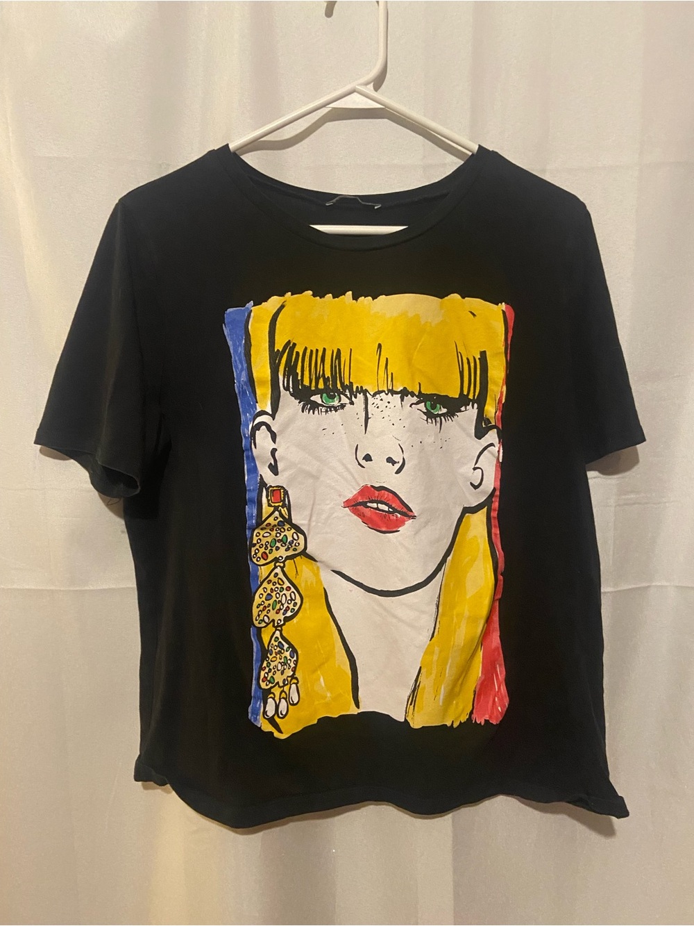 Women's Black Graphic Tee with Yellow Pop-Art Portrait Zara XL